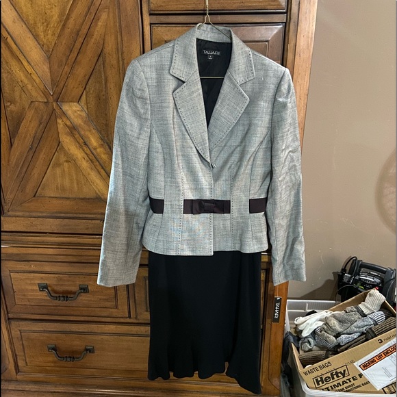 Tahari dress - Picture 1 of 4